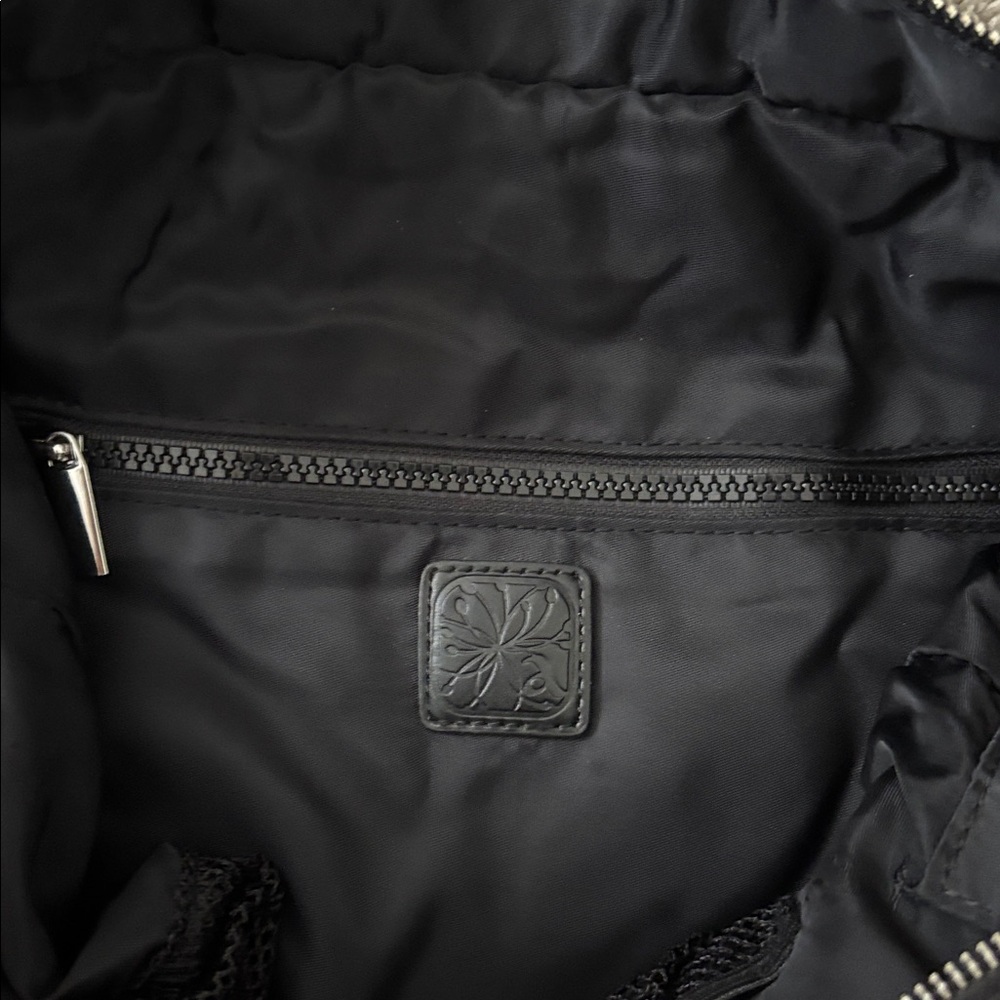 Stylish Black Yoga Bag - Picture 3 of 9